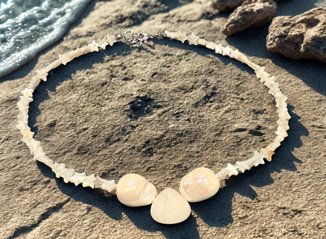 Collar Luz de Marea con Perla Barroca y Corazón de Jade – Energía de Agua y Tierra