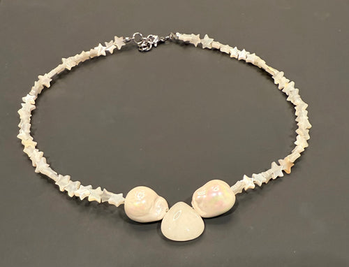 Collar Luz de Marea con Perla Barroca y Corazón de Jade – Energía de Agua y Tierra
