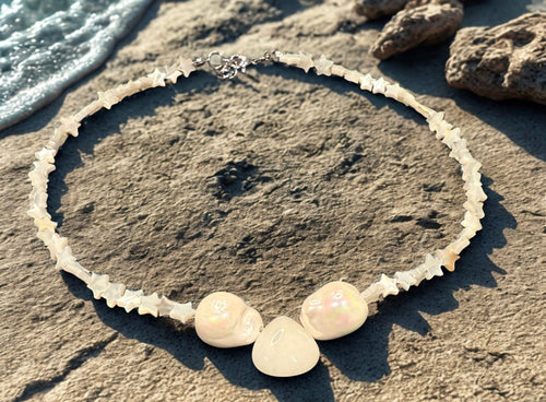 Collar Luz de Marea con Perla Barroca y Corazón de Jade – Energía de Agua y Tierra